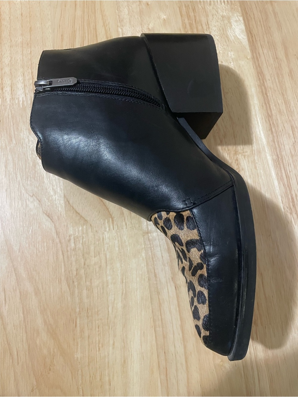 Circus by Sam Edelman Black Leather Ankle Boots with Leopard Print Toe - Picture 4 of 8